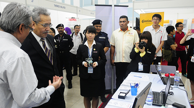 Career Fair DSC3550