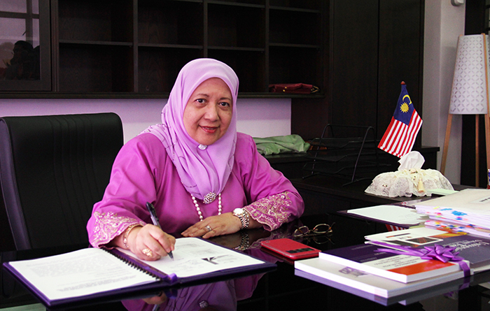 Prof Asma IMG 0277